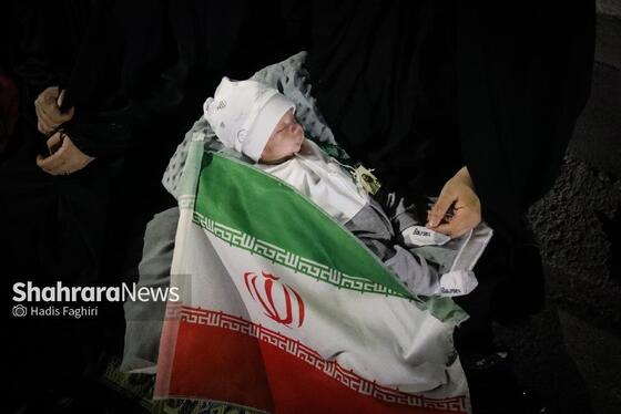 گزارش تصویری | مردم مشهد همچنان پای کار انقلاب