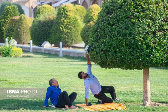 گزارش تصویری | تابش خورشید گرم بر سر اصفهان