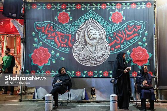 گزارش تصویری | مردم مشهد همچنان پای کار انقلاب