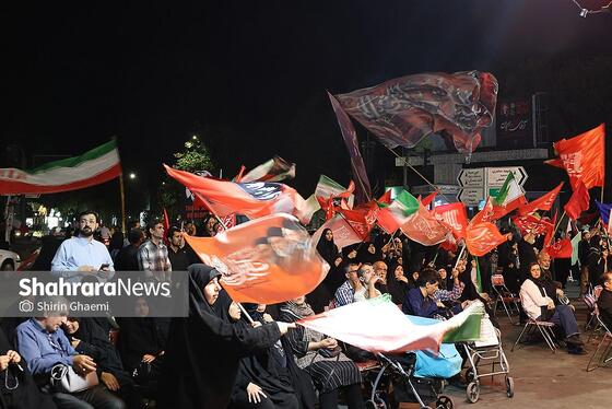 گزارش تصویری | مردم مشهد همچنان پای کار انقلاب