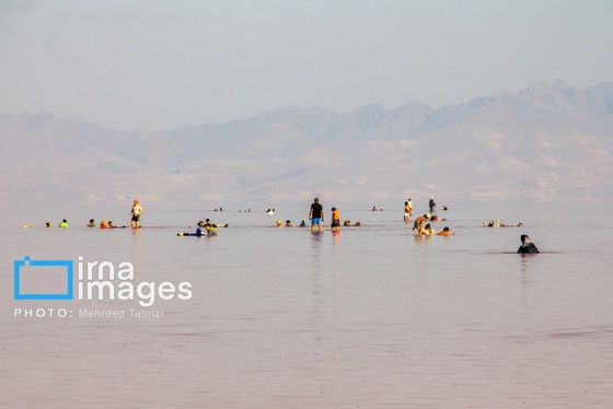 گزارش تصویری | بازگشت گردشگران به دریاچه ارومیه