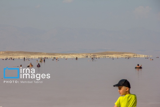 گزارش تصویری | بازگشت گردشگران به دریاچه ارومیه