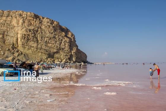 گزارش تصویری | بازگشت گردشگران به دریاچه ارومیه