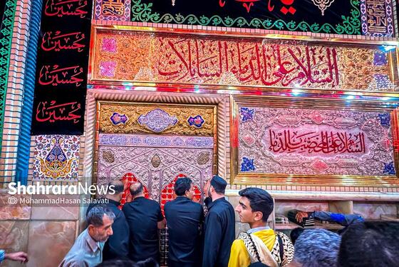 گزارش تصویری | حال و هوای کربلای معلی در شب جمعه ، شب زیارتی سیدالشهدا (ع)، در آستانه اربعین حسینی