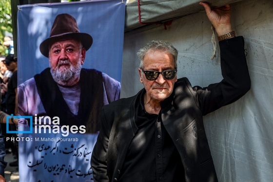 گزارش تصویری | تشییع پیکر زنده یاد «اکبر عبدی»