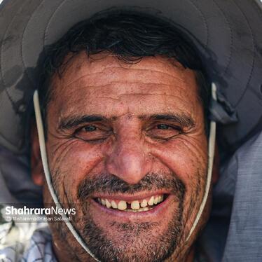 گزارش تصویری | خادمان فیروزه ای در خیابان های نجف