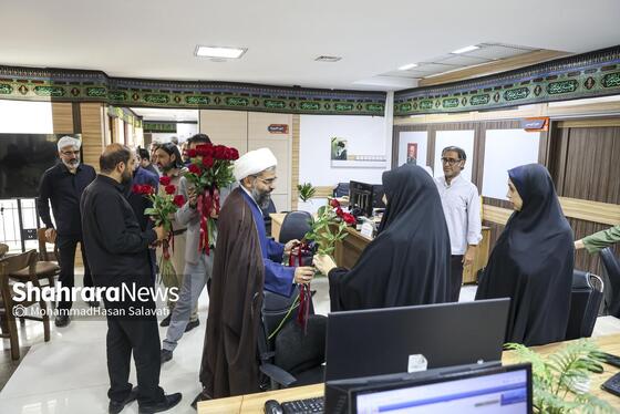 گزارش تصویری | بازدید مدیران استانی و شهری از موسسه فرهنگی شهرآرا به مناسبت روز خبرنگار - ۱