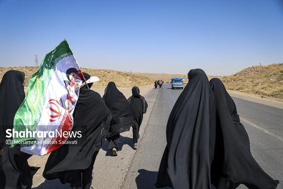 گزارش تصویری | آغاز موج پیاده‌روی زائران به مشهد در آستانه شهادت امام رضا(ع)