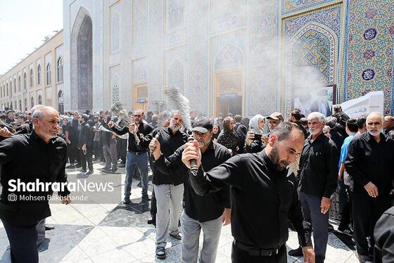 گزارش تصویری | عزاداری زائران رضوی در سوگ رحلت پیامبر اکرم (ص) و شهادت امام حسن مجتبی (ع) در حرم رضوی