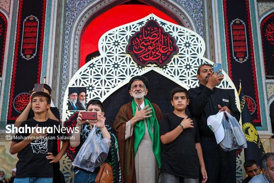 گزارش تصویری | آیین چهارپایه خوانی عصر شهادت امام رضا (ع) در حرم مطهر رضوی