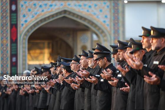 گزارش تصویری | آیین تعویض پرچم گنبد منور رضوی بعد از ۶۳ روز عزای ماه محرم و صفر