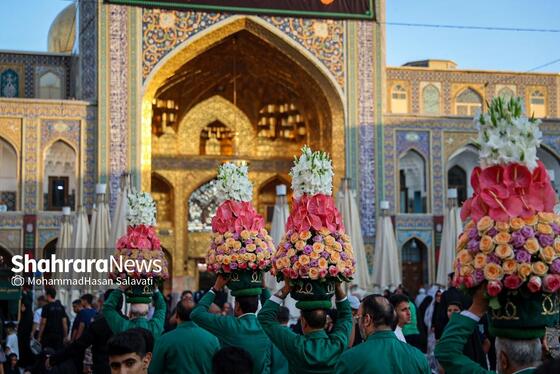 گزارش تصویری | آیین تعویض پرچم گنبد منور رضوی بعد از ۶۳ روز عزای ماه محرم و صفر