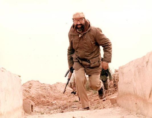 درباره کاظم اخوان، رزمنده عکاس که سال ۱۳۶۱ ربوده شد