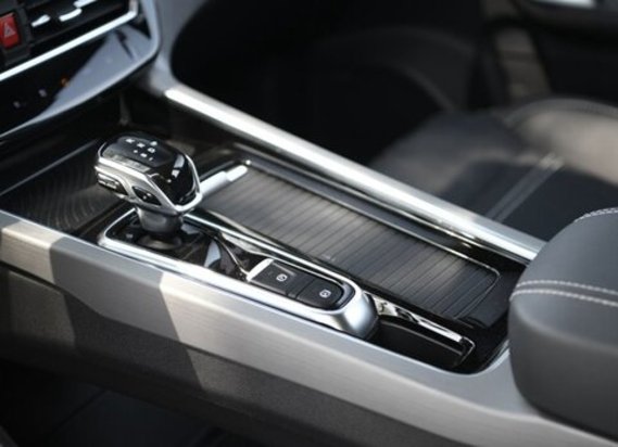 شاسی بلند چینی جدید بازار ایران در خیابان‌ها رویت شد + عکس