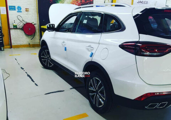 شاسی بلند چینی جدید بازار ایران در خیابان‌ها رویت شد + عکس