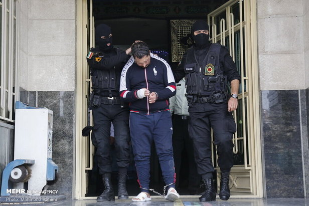 گرداندن اراذل و اوباش در تهران + فیلم