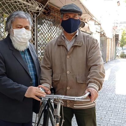 حمیدرضا سهیلی می‌خواهد با رکاب‌زنی، پیام یکرنگی و دوستی را میان هنرمندان شهر ترویج کند