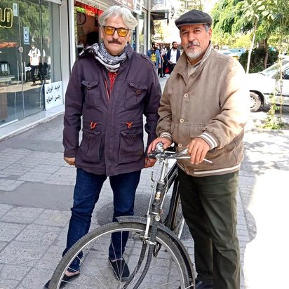 حمیدرضا سهیلی می‌خواهد با رکاب‌زنی، پیام یکرنگی و دوستی را میان هنرمندان شهر ترویج کند