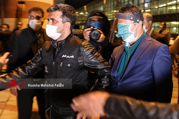 بازداشت مدیر عامل فراری بانک سرمایه + تصاویر و فیلم