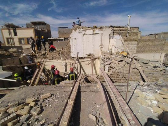 ریزش کامل ساختمان مسکونی ۲ طبقه در خیابان پورسینای مشهد + تصاویر