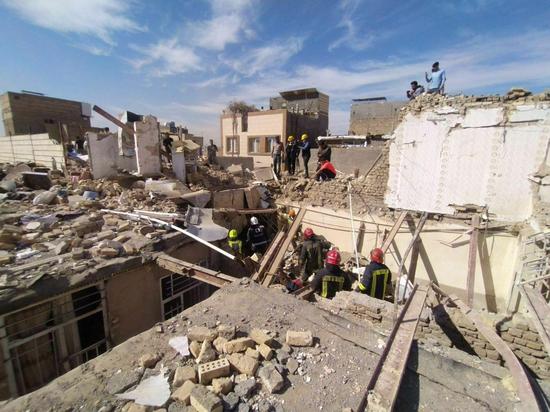 ریزش کامل ساختمان مسکونی ۲ طبقه در خیابان پورسینای مشهد + تصاویر