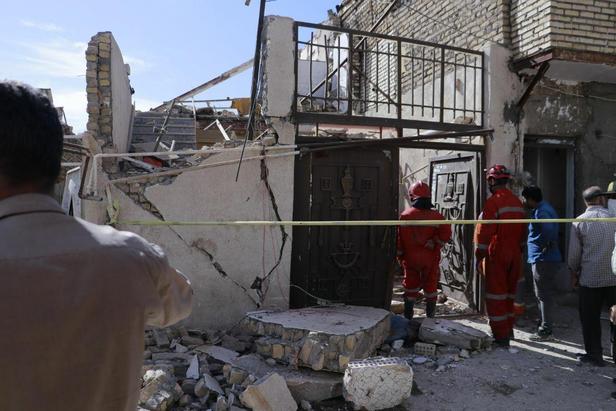 ریزش کامل ساختمان مسکونی ۲ طبقه در خیابان پورسینای مشهد + تصاویر