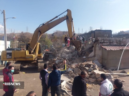 برخورد یک کامیون با منزل مسکونی در پردیس + فیلم و تصاویر