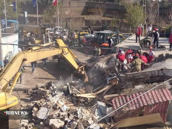 برخورد یک کامیون با منزل مسکونی در پردیس + فیلم و تصاویر