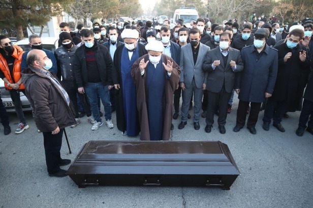 علی انصاریان به خاک سپرده شد+ عکس و ویدئو