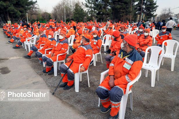 واکسینه نیروهای کارگری با اولویت پاکبانان حوزه معاونت خدمات شهری شهرداري مشهد در برابر بیماری کرونا آغاز شد.