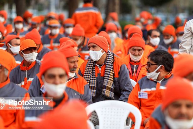 واکسینه نیروهای کارگری با اولویت پاکبانان حوزه معاونت خدمات شهری شهرداري مشهد در برابر بیماری کرونا آغاز شد.