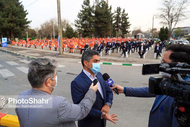 واکسینه نیروهای کارگری با اولویت پاکبانان حوزه معاونت خدمات شهری شهرداري مشهد در برابر بیماری کرونا آغاز شد.