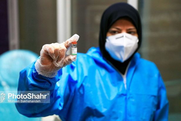 واکسینه نیروهای کارگری با اولویت پاکبانان حوزه معاونت خدمات شهری شهرداري مشهد در برابر بیماری کرونا آغاز شد.