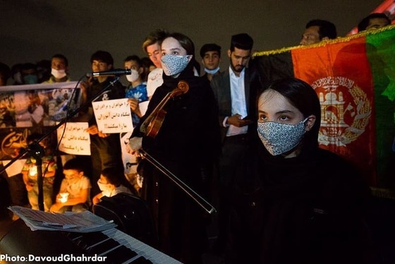 پرچم افغانستان بر روی برج آزادی