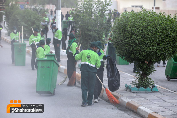 پاکبان‌های مشهدی، خیابان‌های نجف را رفت و روب می‌کنند