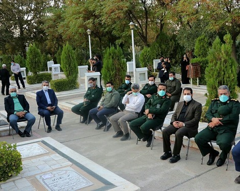 مراسم عطرافشانی و گلباران مزار «شهید محمود کاوه» در مشهد