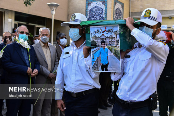 مراسم تشییع «علی لندی»، نوجوان فداکار ایذه‌ای + فیلم و عکس