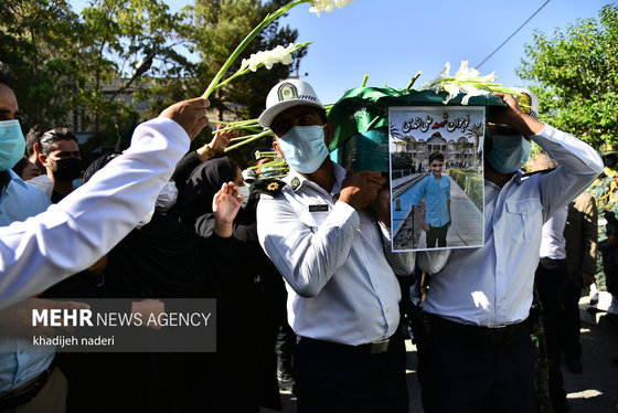 مراسم تشییع «علی لندی»، نوجوان فداکار ایذه‌ای + فیلم و عکس