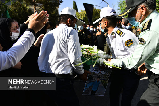 مراسم تشییع «علی لندی»، نوجوان فداکار ایذه‌ای + فیلم و عکس