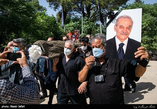 مراسم خاکسپاری «سیامک اطلسی» در قطعه هنرمندان + فیلم و تصاویر