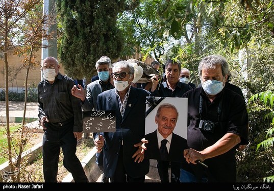 مراسم خاکسپاری «سیامک اطلسی» در قطعه هنرمندان + فیلم و تصاویر