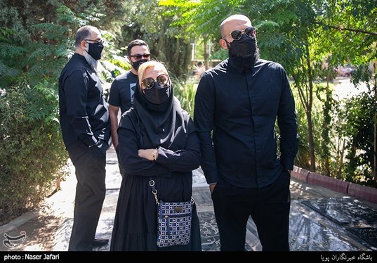 مراسم خاکسپاری «سیامک اطلسی» در قطعه هنرمندان + فیلم و تصاویر