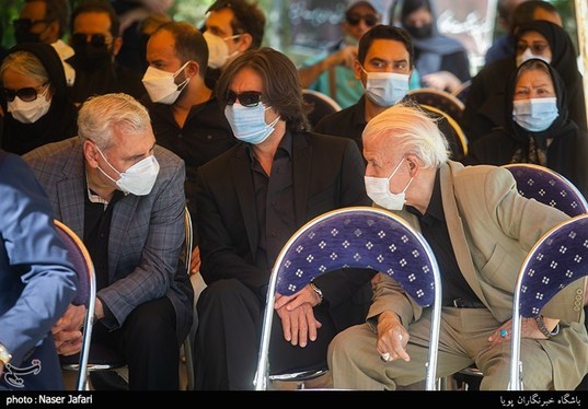 مراسم خاکسپاری «سیامک اطلسی» در قطعه هنرمندان + فیلم و تصاویر