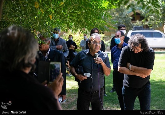 مراسم خاکسپاری «سیامک اطلسی» در قطعه هنرمندان + فیلم و تصاویر