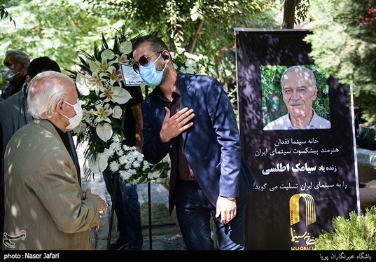 مراسم خاکسپاری «سیامک اطلسی» در قطعه هنرمندان + فیلم و تصاویر