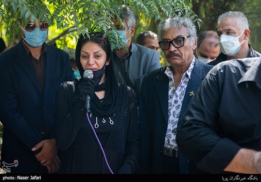 مراسم خاکسپاری «سیامک اطلسی» در قطعه هنرمندان + فیلم و تصاویر