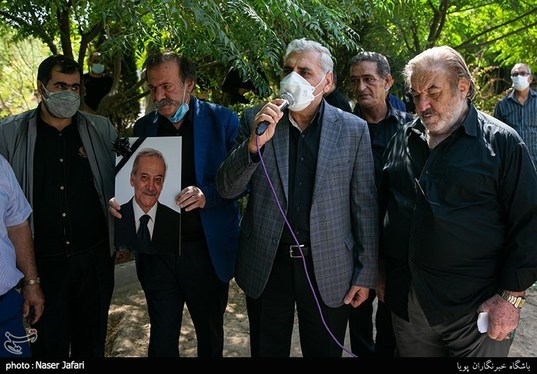 مراسم خاکسپاری «سیامک اطلسی» در قطعه هنرمندان + فیلم و تصاویر