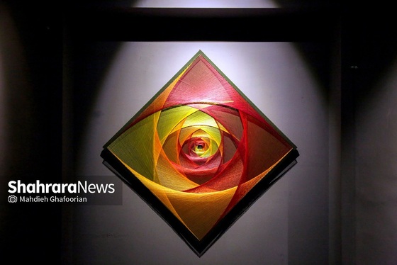 گفتگو با هنرمند جوان شهرکردی که نمایشگاه آثارش را در مشهد برگزار می‌کند