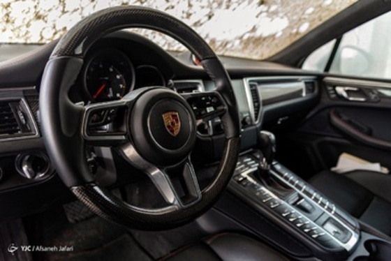 دپو خودرو‌های لوکس توقیفی در گمرک بوشهر + تصاویر