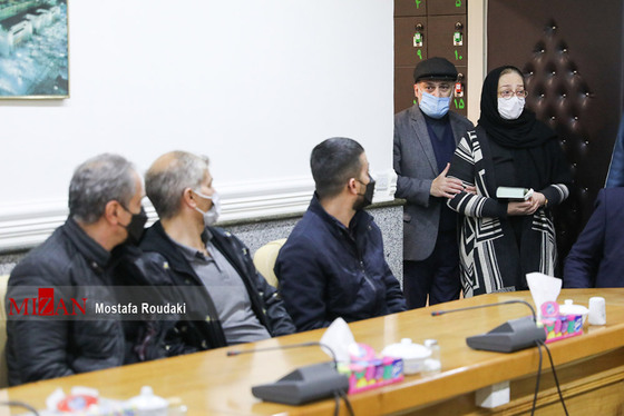 تصاویری از آخرین تلاش‌ها برای جلب رضایت خانواده غزاله شکور و عفو آرمان عبدالعالی (۳ آذرماه ۱۴۰۰)